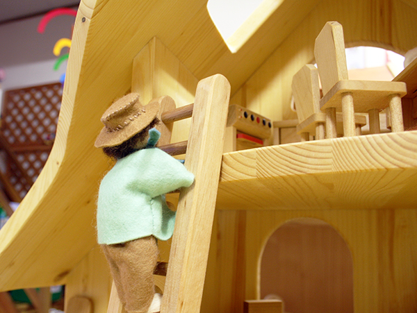 木のおもちゃ カルテット / 人形の家2階建(小)- 家のみ(はしご付