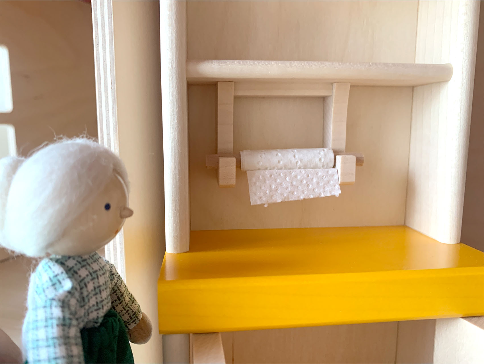 木のおもちゃ カルテット / ドールハウス用食器棚|リュルケ社(ドイツ)